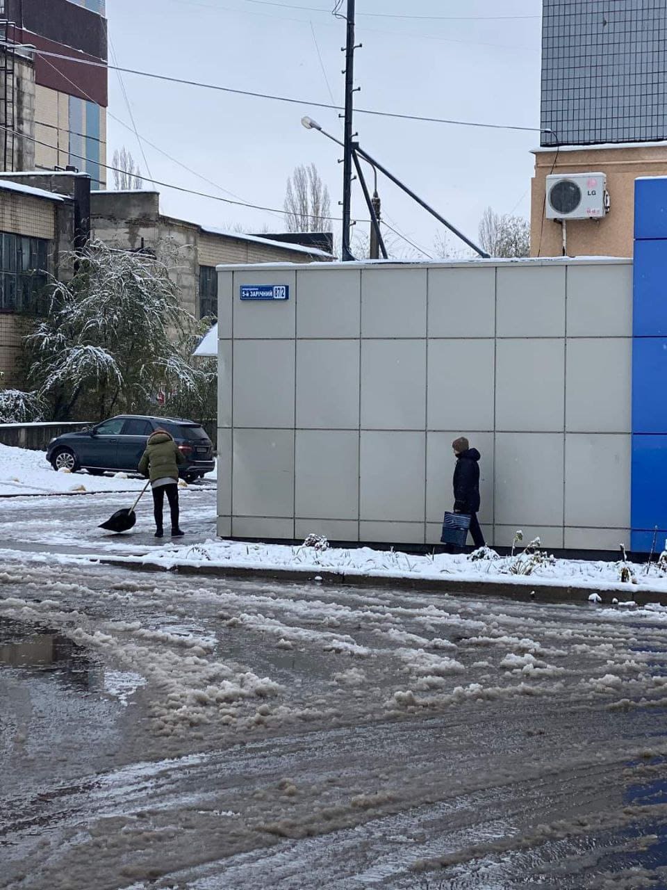 Прибирання та розчистка прилеглої території підприємцями нашого району