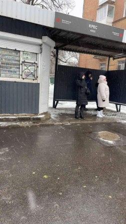 Прибирання від снігу та посипання від ожеледиці території біля своїх об'єктів бізнесу