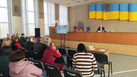  Відбулося перше пленарне засідання ХVІІІ сесії Покровської районної в місті ради
