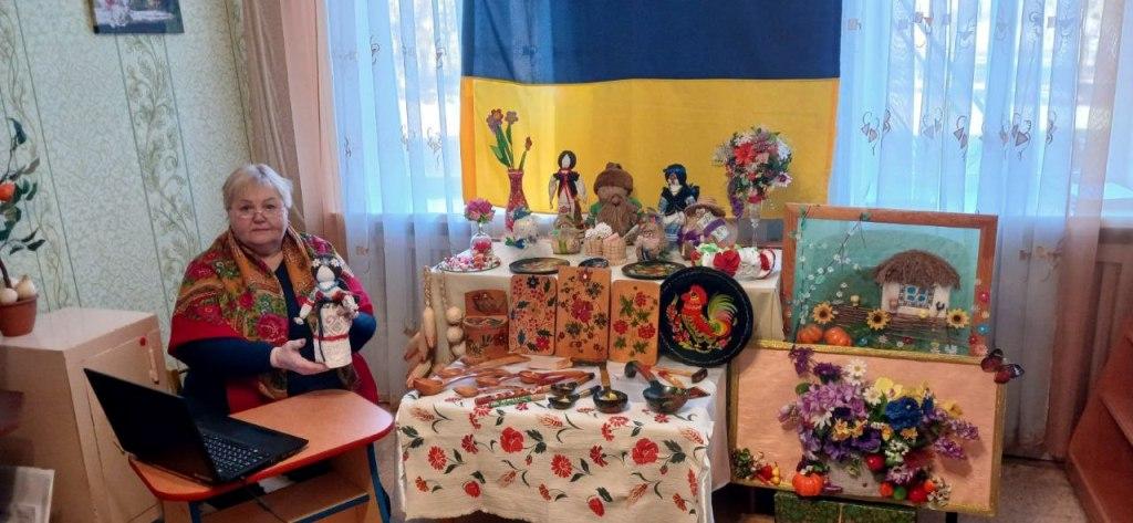 Робімо разом добрі справи, Вкраїні на благо і на славу. Разом усі ми - велика родина, і Україна для всіх нас єдина!