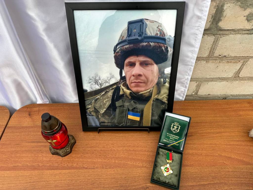  Відкриття меморіальних дощок Іваніна Олександра Олександровича та Ткаченка Андрія Миколайовича