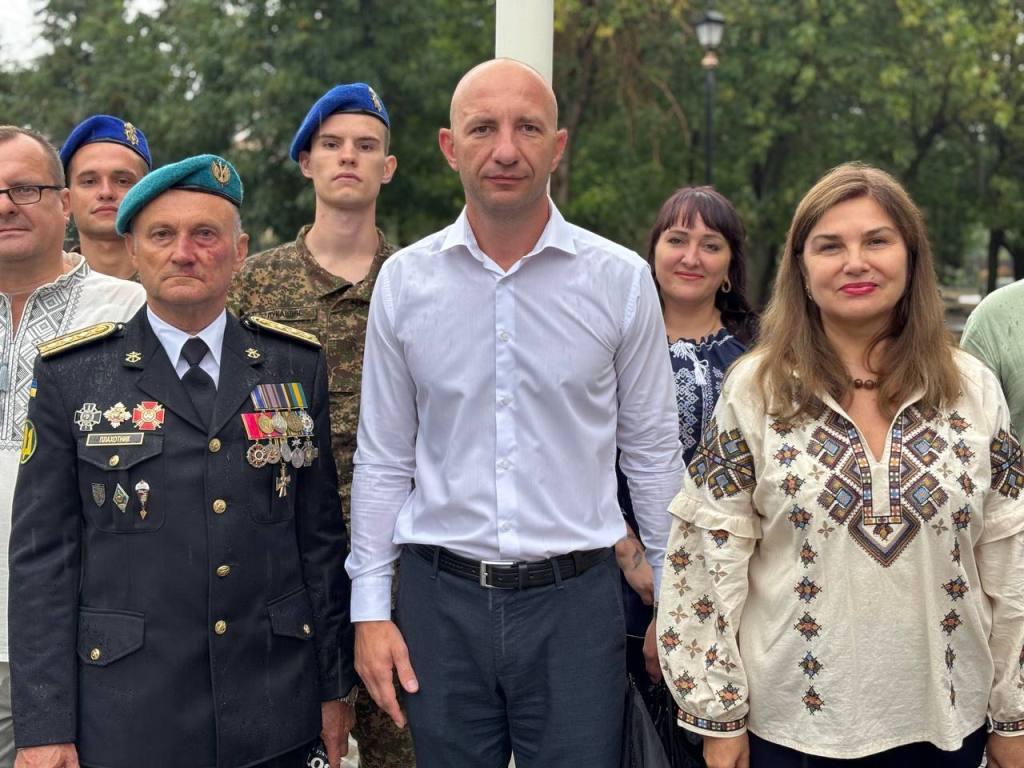 Пройшла урочиста церемонія підняття Державного Прапора