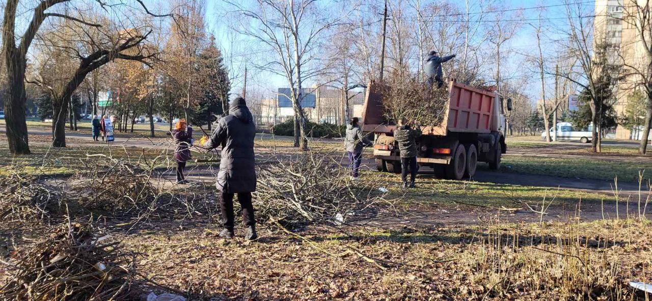 Допомога ПрАТ "СУХА БАЛКА" та небайдужих мешканців району в рамках акції "Чистий четверг"