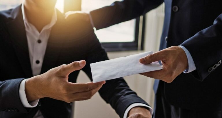 “Тіньова” зарплата – відсутній страховий стаж