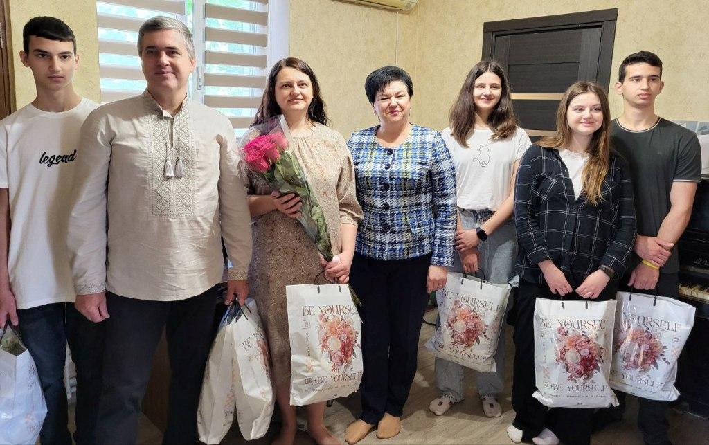 Привітання багатодітної родини  у Міжнародний  день  сім'ї 